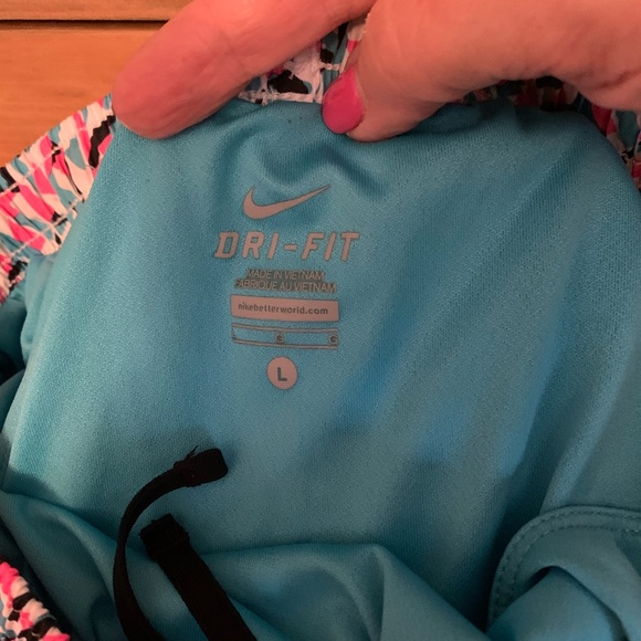 Girl’s Nike Shorts - Picture 2 of 6